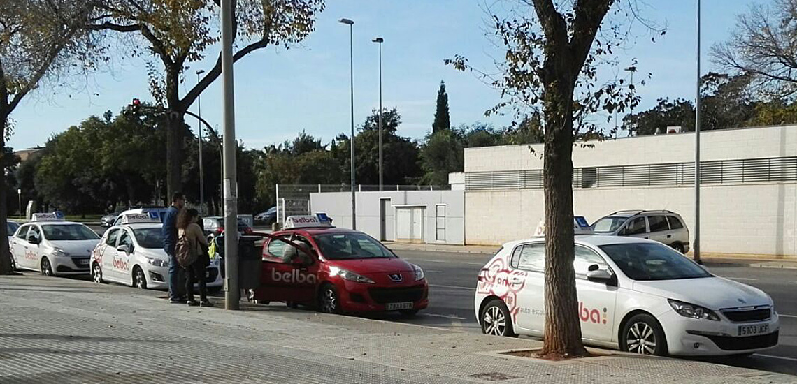 Vehículos de autoescuela Belba para la obtención del permiso B en Castellón