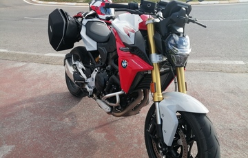 Moto para sacarse el permiso de moto A en la autoescuela Belba