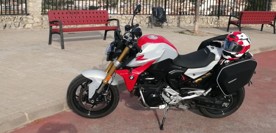 Moto de autoescuela Belba para sacarse el carnet de moto