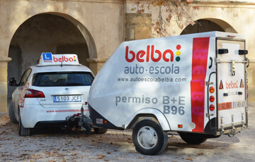 Remolque para sacarse el carnet B+E y B96 en Castellón en la autoescuela Belba